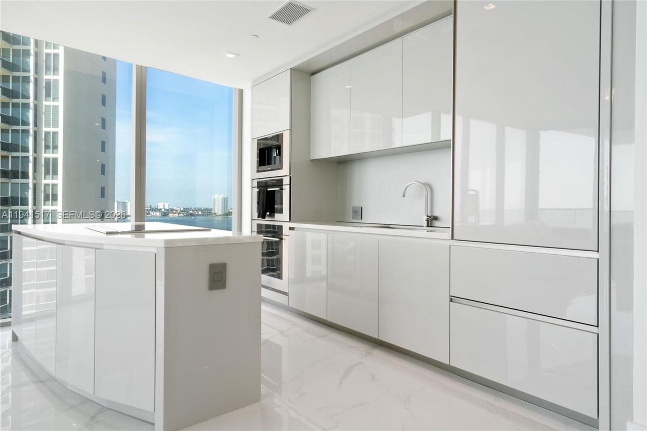 18975 Collins Ave, Unit 1104, Sunny Isles Beach, FL 33160 Photo