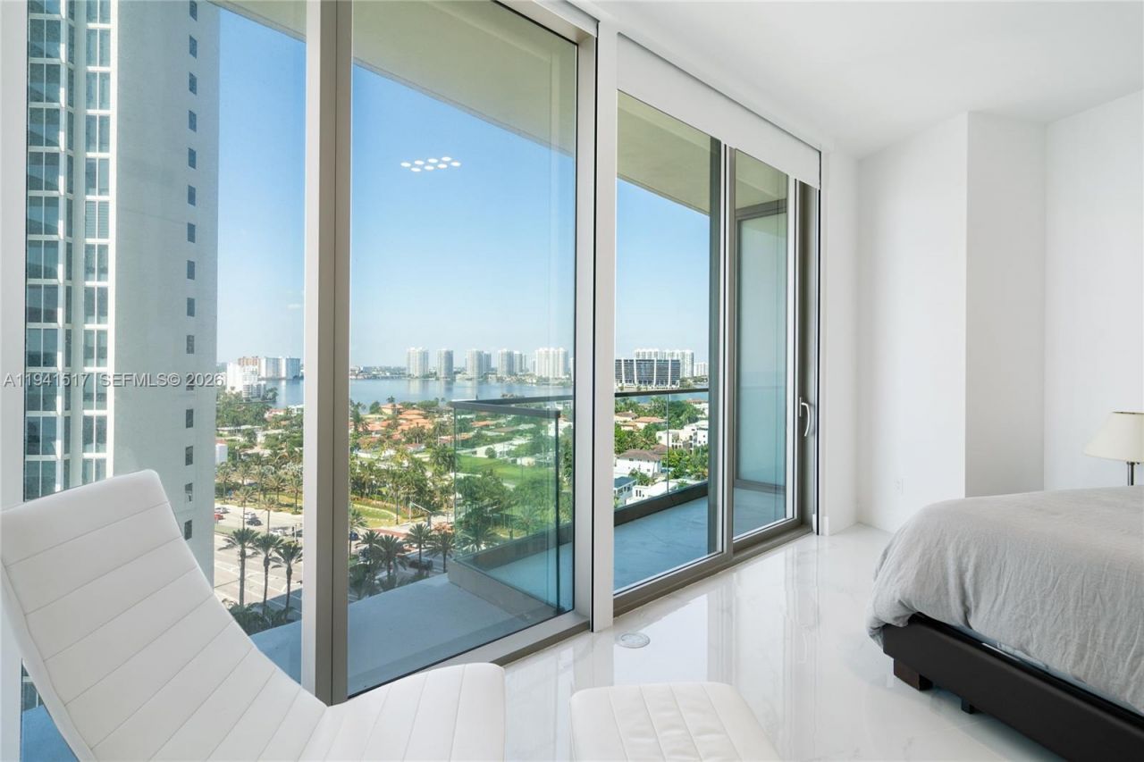 18975 Collins Ave, Unit 1104, Sunny Isles Beach, FL 33160 Photo