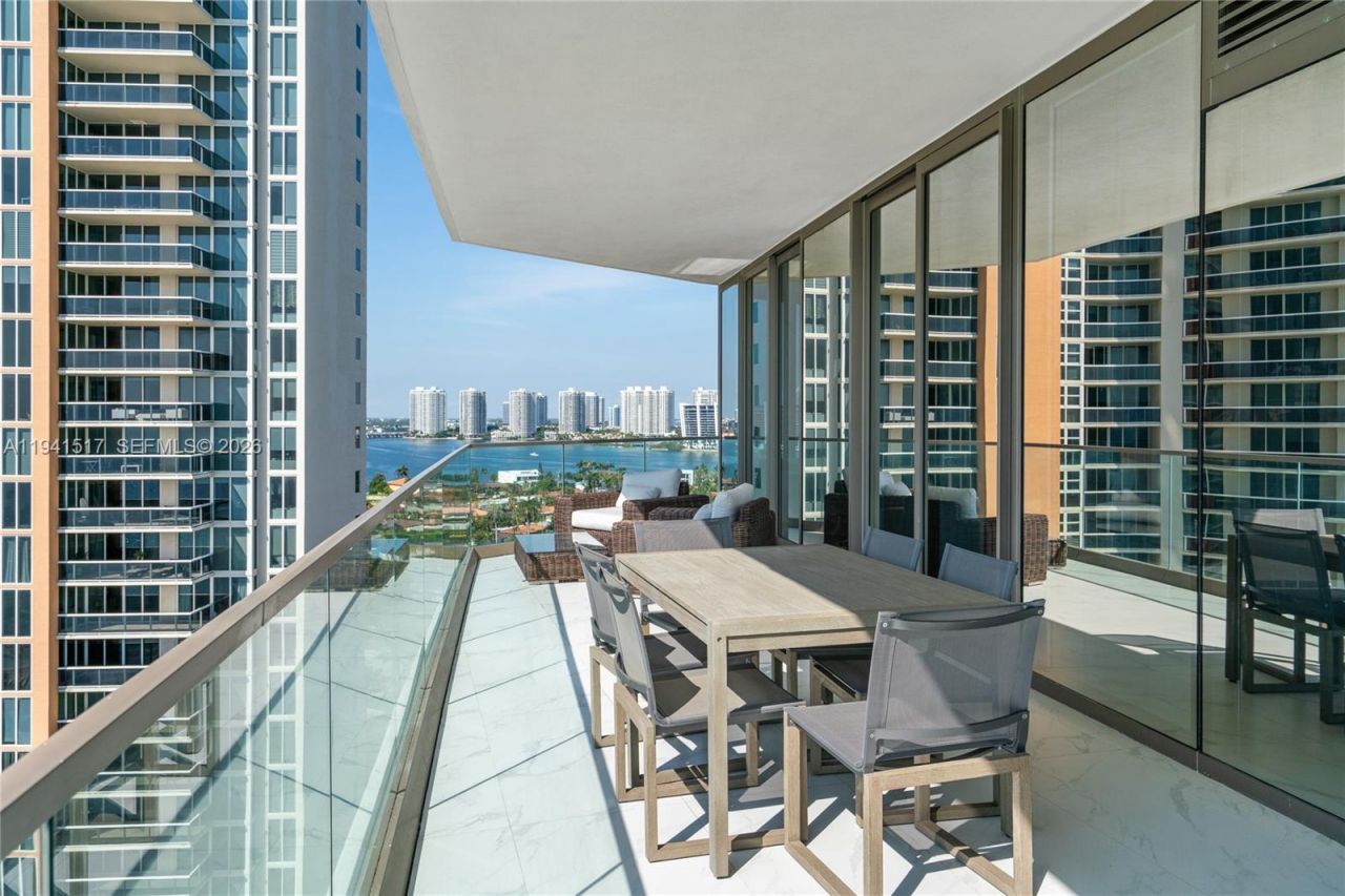 18975 Collins Ave, Unit 1104, Sunny Isles Beach, FL 33160 Photo
