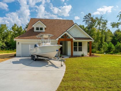 1089 Irving Manigault Road Mcclellanville, SC 29458