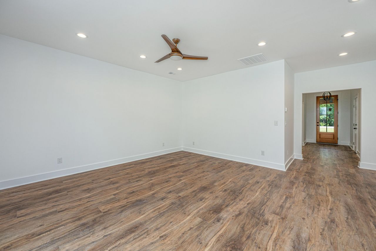 1089 Irving Manigault Road Photo 8