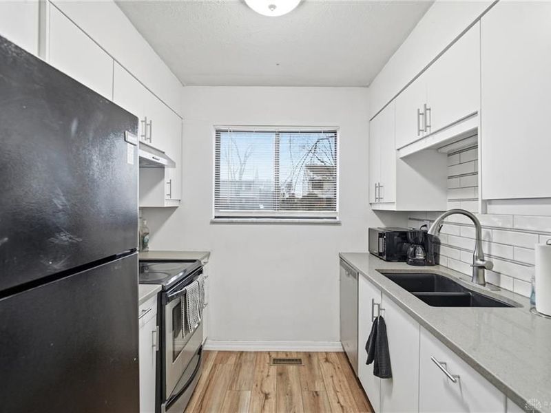 7816 Betsy Ross Circle, Unit 7816, Dayton, OH 45459 Photo 2