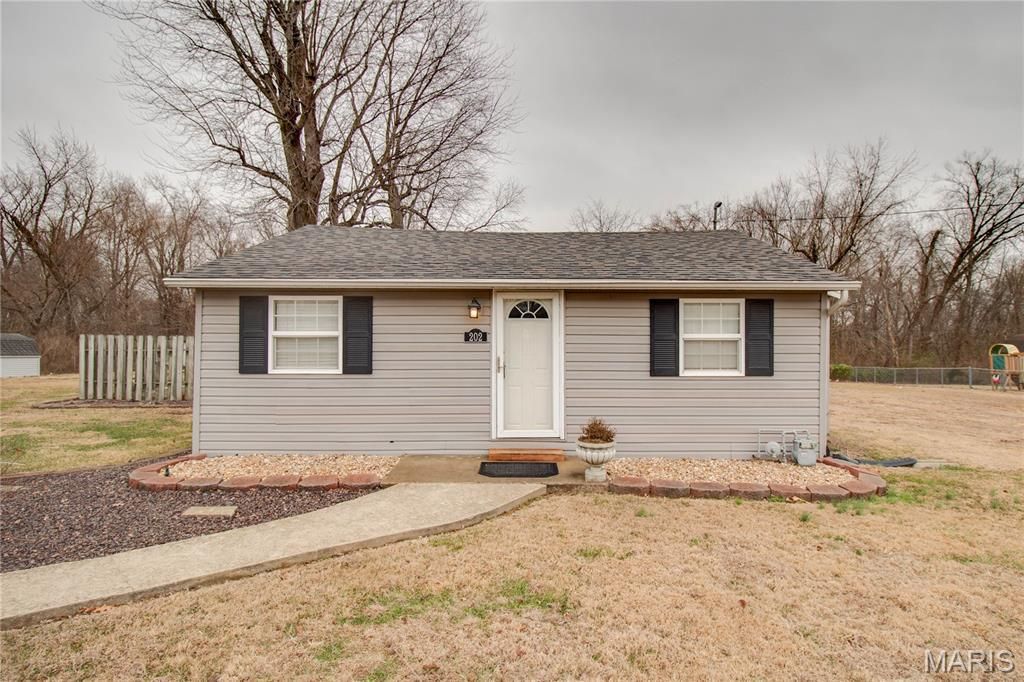 202 Truman Street, Bethalto, IL 62010 Main Photo