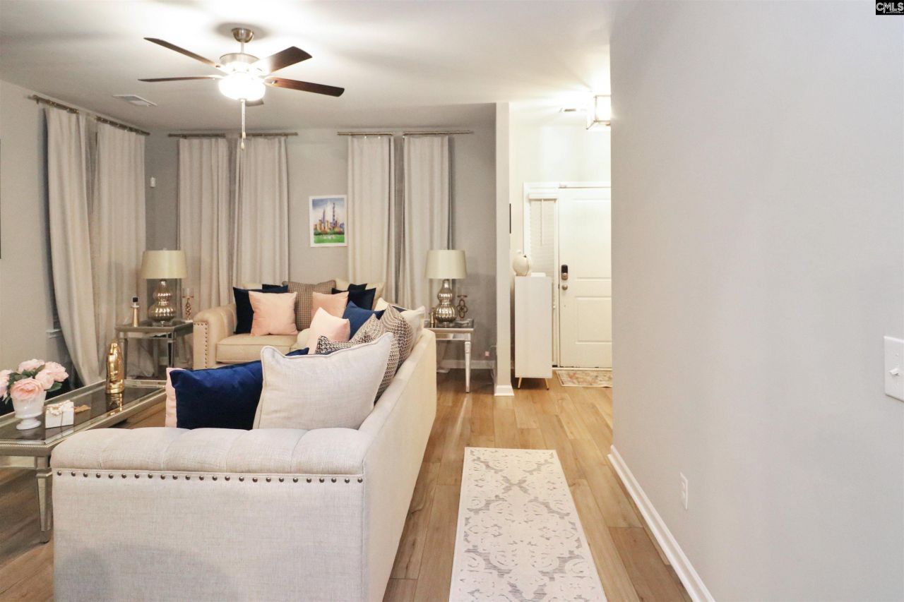 700 Bell Flower Lane  Photo 4