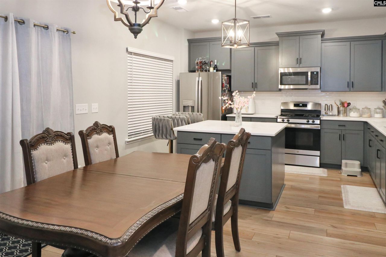 700 Bell Flower Lane  Photo 9