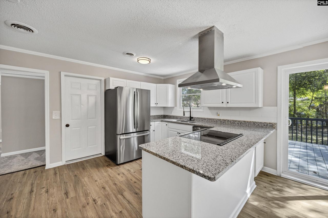 4620 Bonnie Forest Boulevard Photo 6