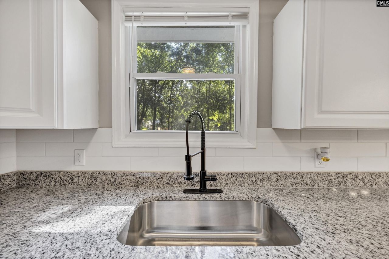 4620 Bonnie Forest Boulevard Photo 7