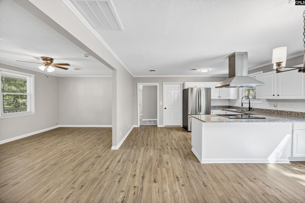 4620 Bonnie Forest Boulevard Photo 9