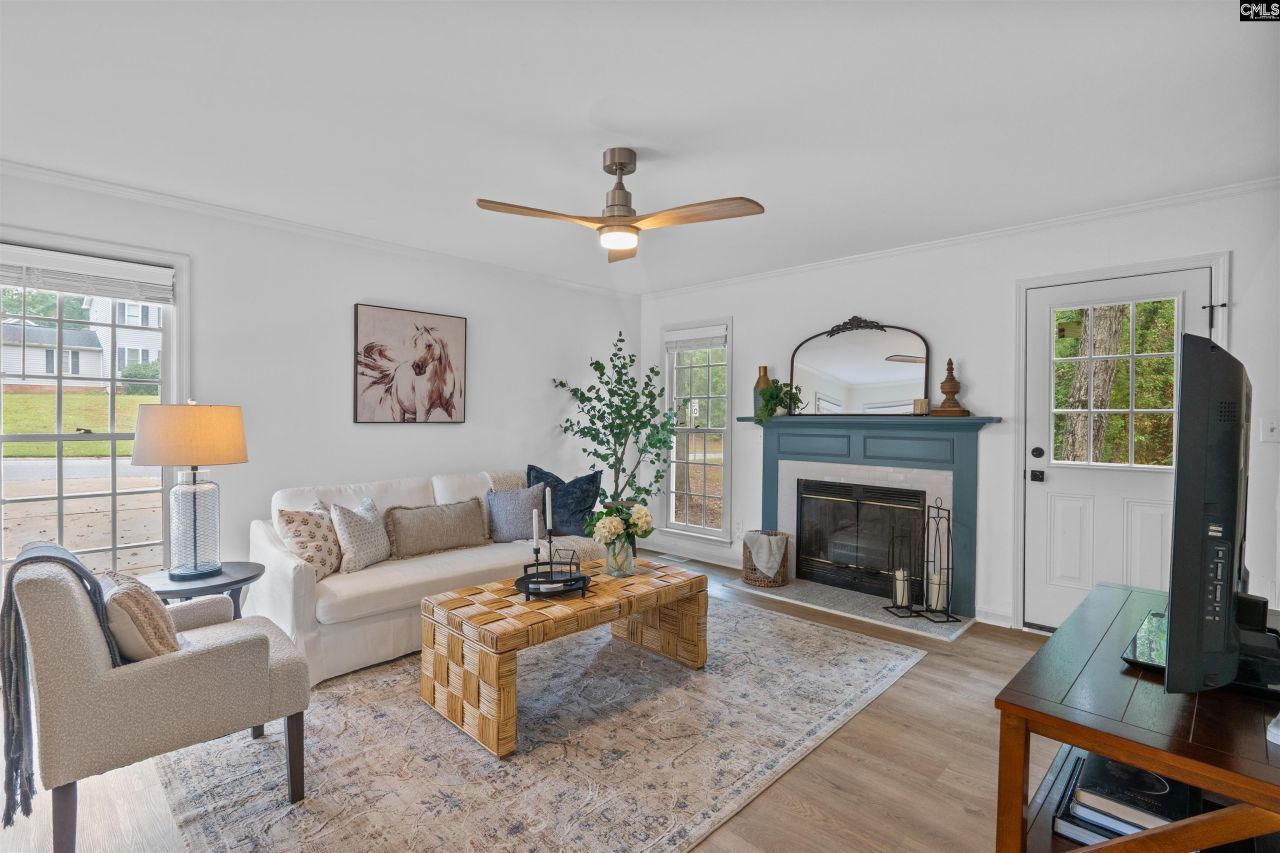 101 E Sparrowood Run Photo 4