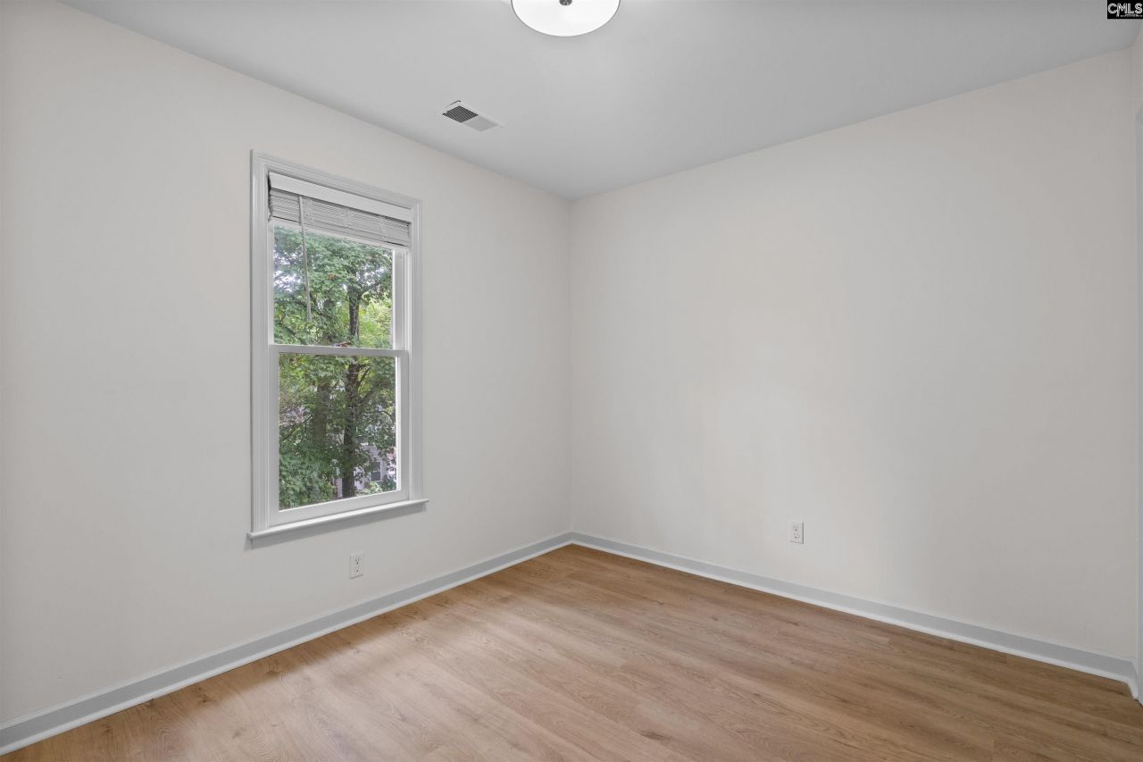 101 E Sparrowood Run Photo 43