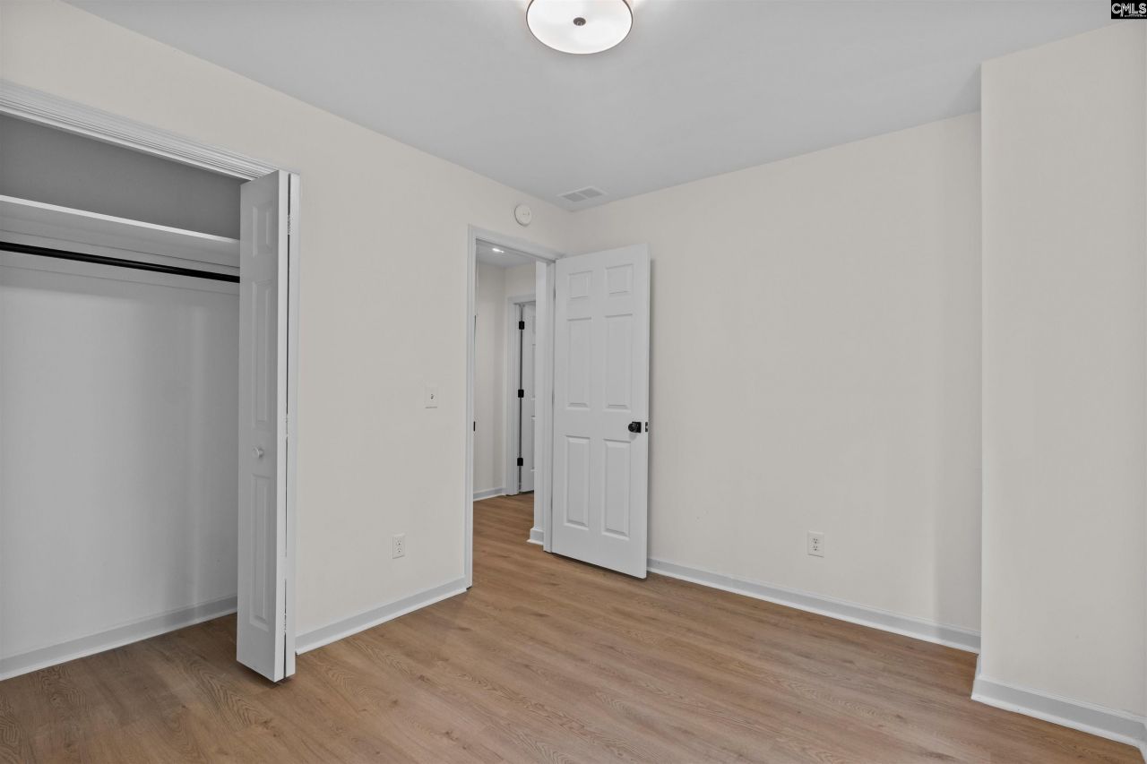 101 E Sparrowood Run Photo 44