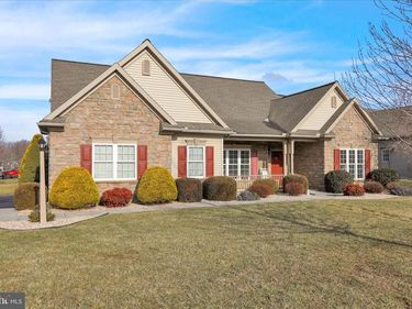 195 SWEET BIRCH LANE, WOMELSDORF, PA 19567