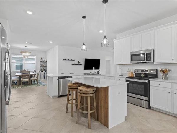 9341 Aqua Overlook CT, LEHIGH ACRES, FL 33936