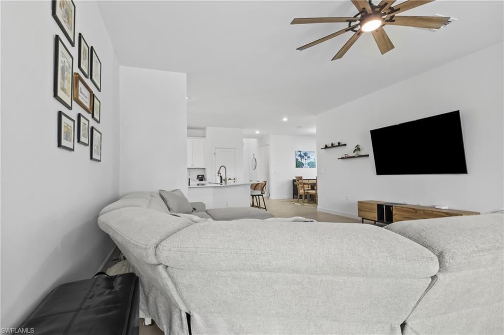 9341 Aqua Overlook Ct, Lehigh Acres, FL 33936 Photo