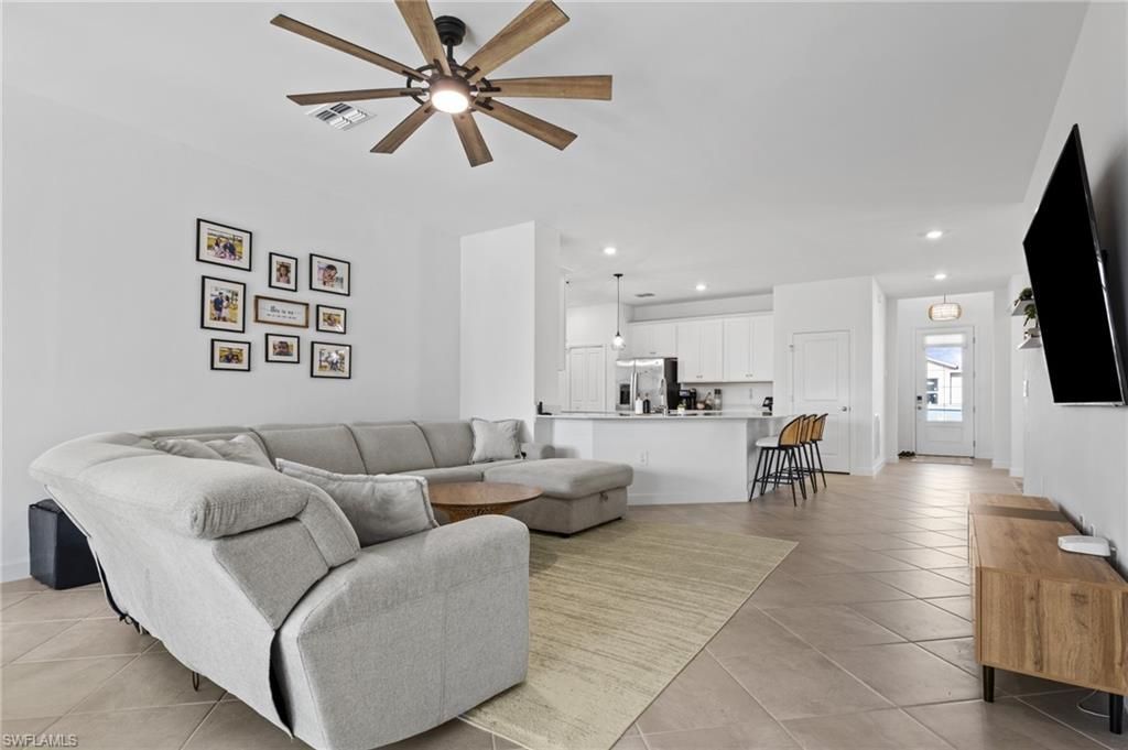 9341 Aqua Overlook Ct, Lehigh Acres, FL 33936 Photo