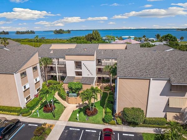 6165 S Mirror Lake Drive, Unit 106, Sebastian, FL 32958