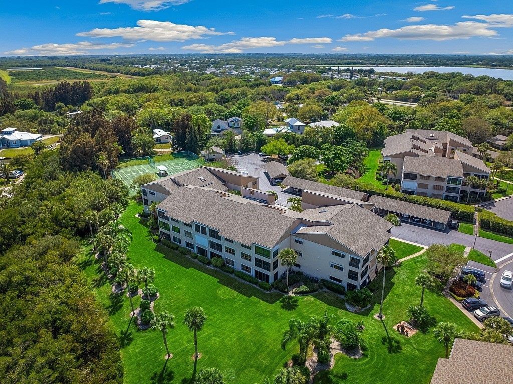 6165 S Mirror Lake Drive, Unit 106, Sebastian, FL 32958 Photo