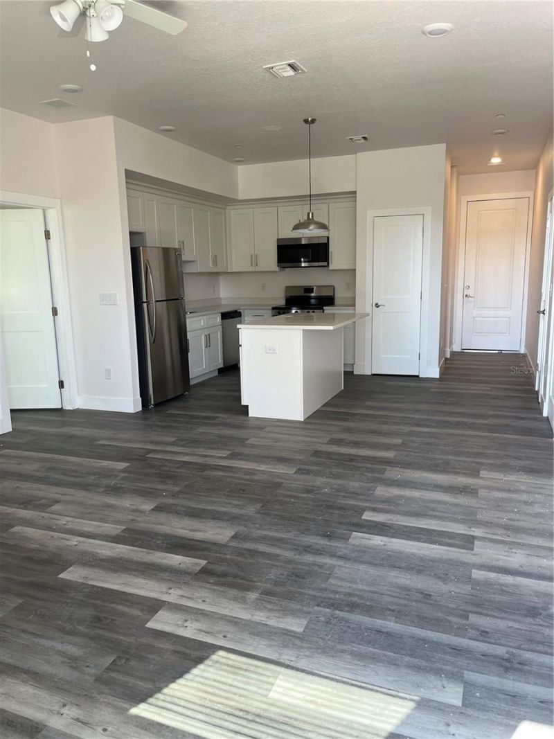 2104 E Columbus Drive, Unit 301, Tampa, FL 33605 Photo