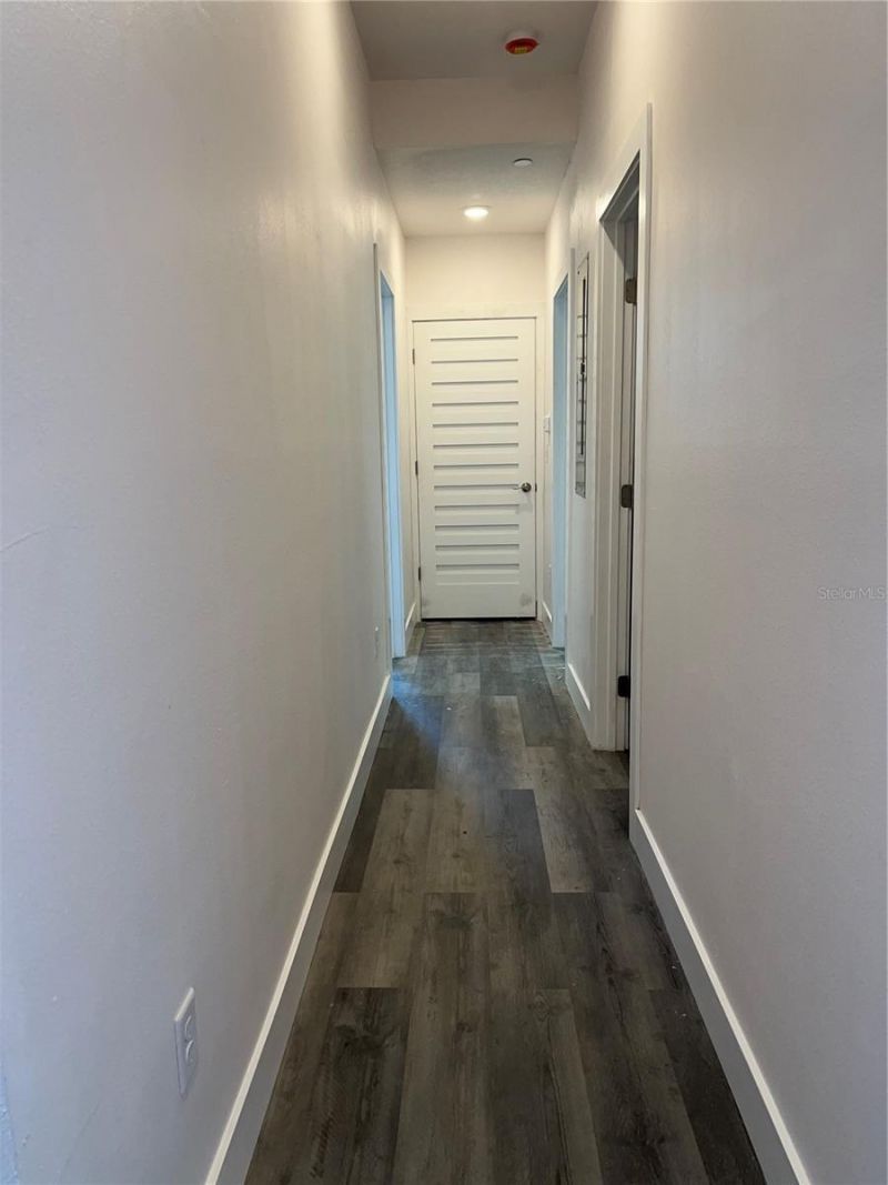 2104 E Columbus Drive, Unit 301, Tampa, FL 33605 Photo