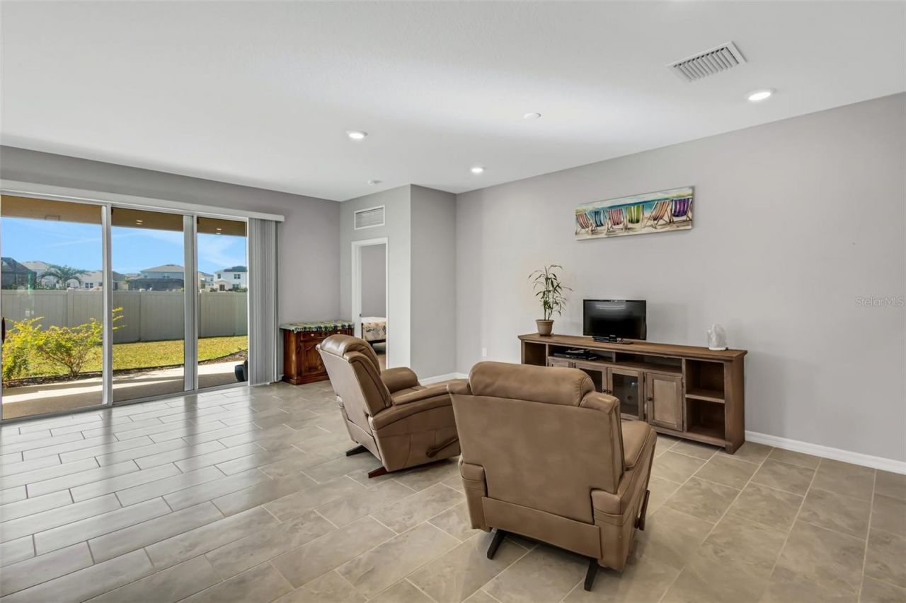 5625 Soft Skies Drive, Sarasota, FL 34238 Photo