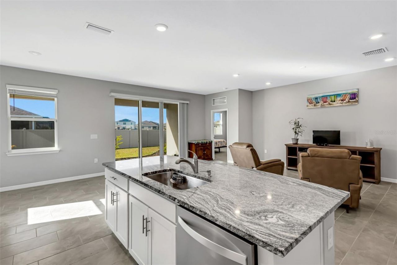 5625 Soft Skies Drive, Sarasota, FL 34238 Photo