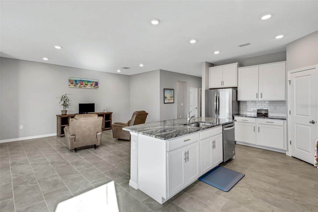 5625 Soft Skies Drive, Sarasota, FL 34238 Photo