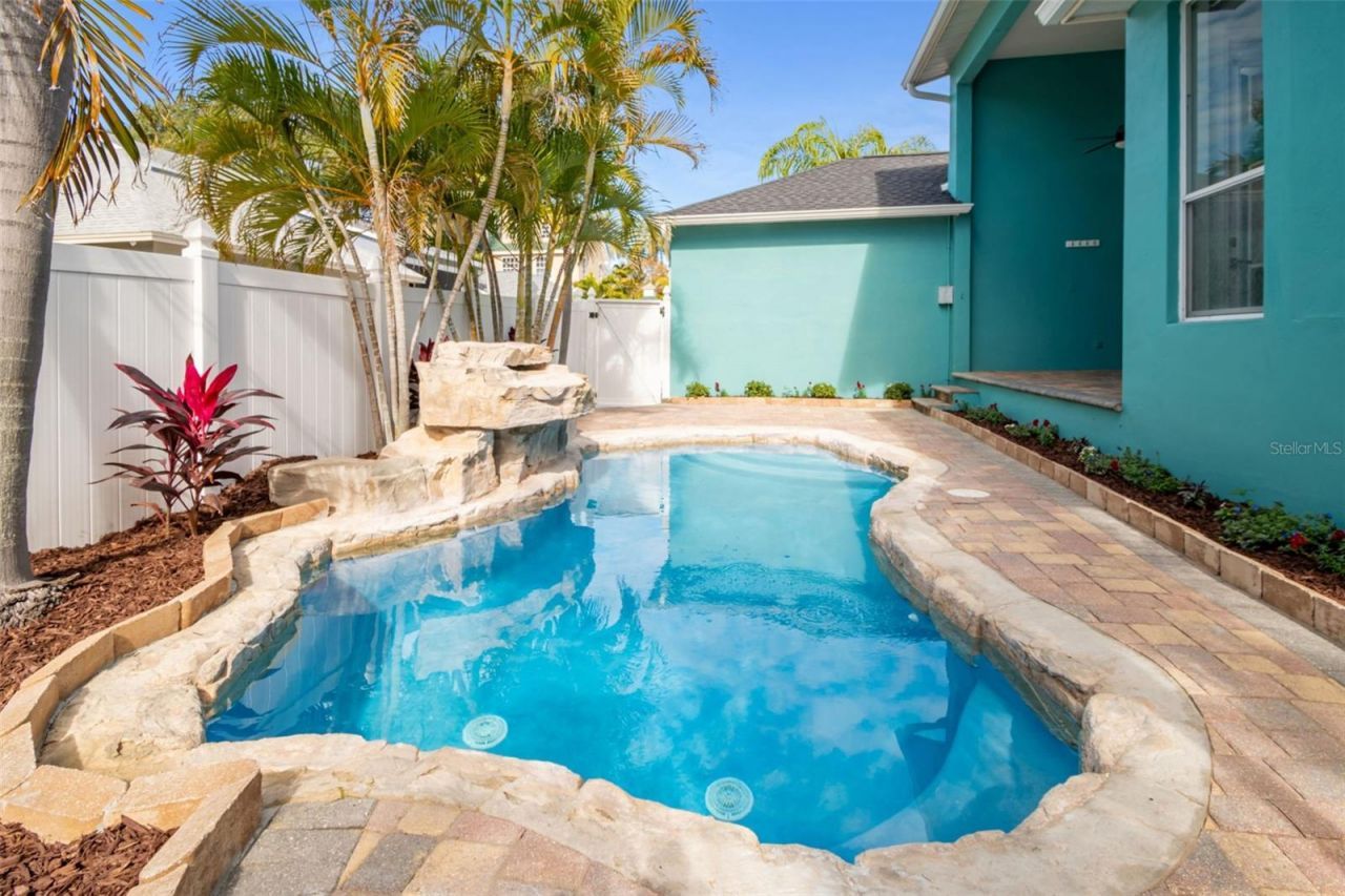 8094 Cottonwood Court, Seminole, FL 33776 Photo