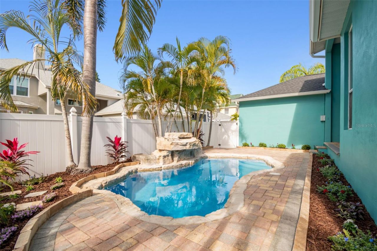 8094 Cottonwood Court, Seminole, FL 33776 Photo