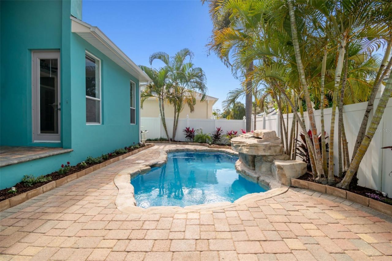 8094 Cottonwood Court, Seminole, FL 33776 Photo