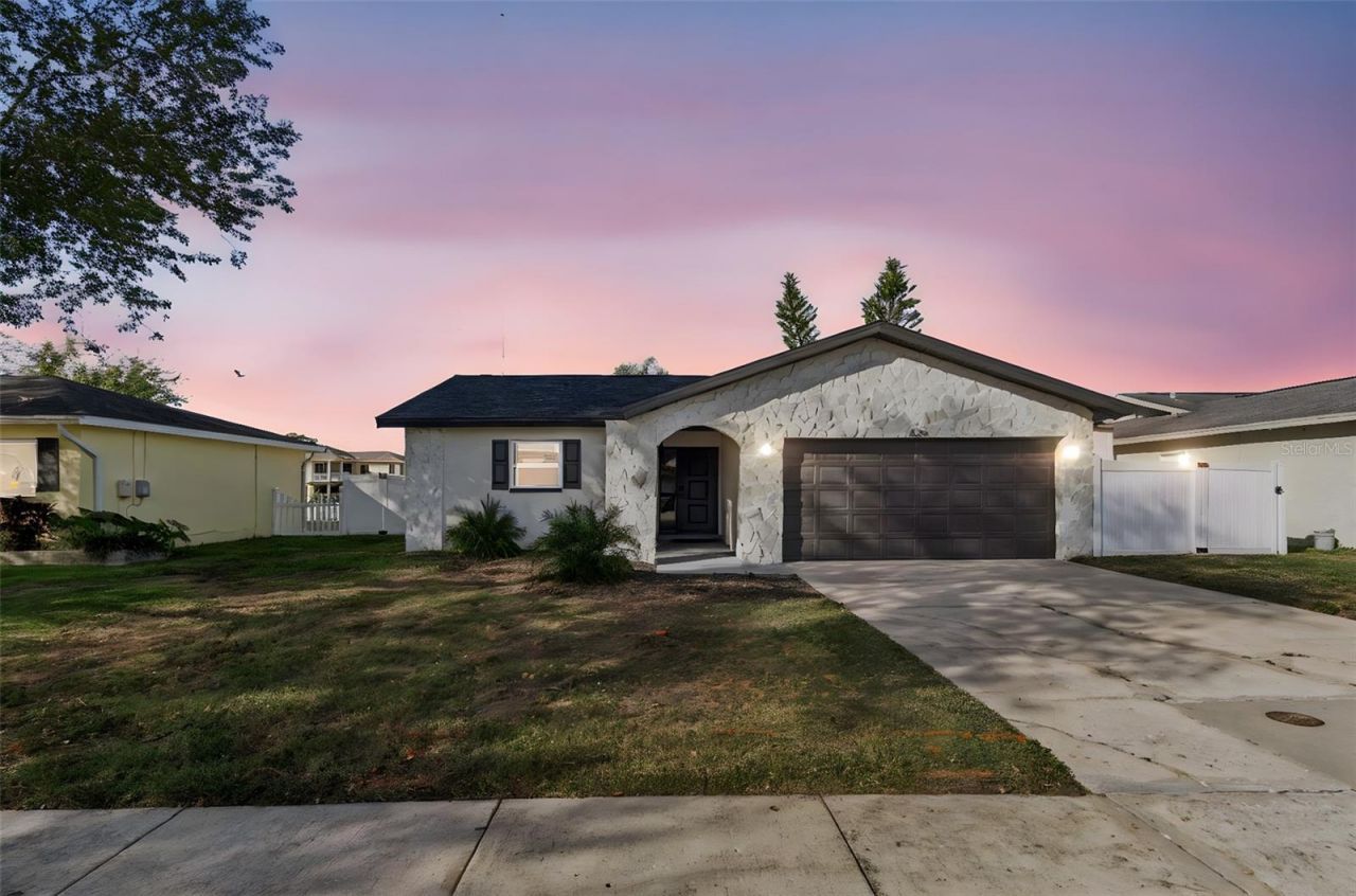 8324 Denise Drive, Seminole, FL 33777 Main Photo