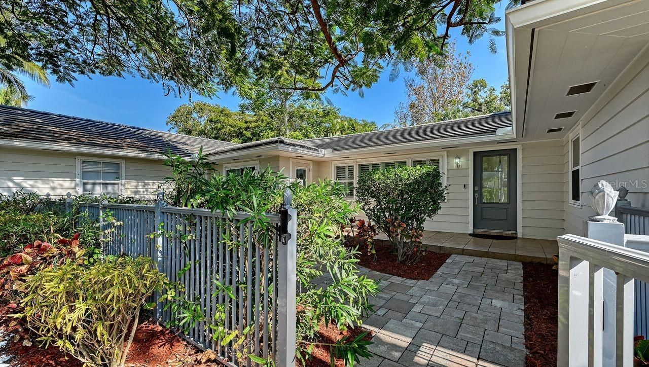 4810 Bay Shore Road, Sarasota, FL 34234 Photo