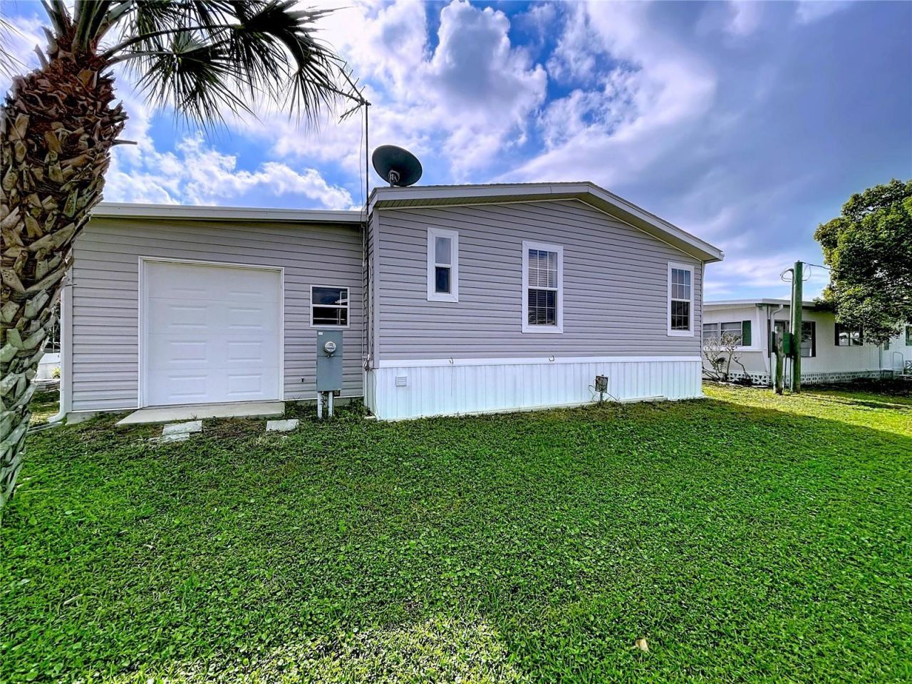 604 49th E Avenue E, Bradenton, FL 34203 Photo