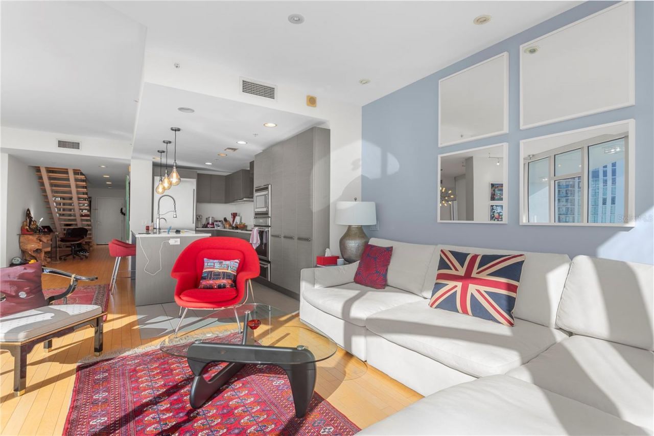 175 1st Street S, Unit 2107, Saint Petersburg, FL 33701 Photo