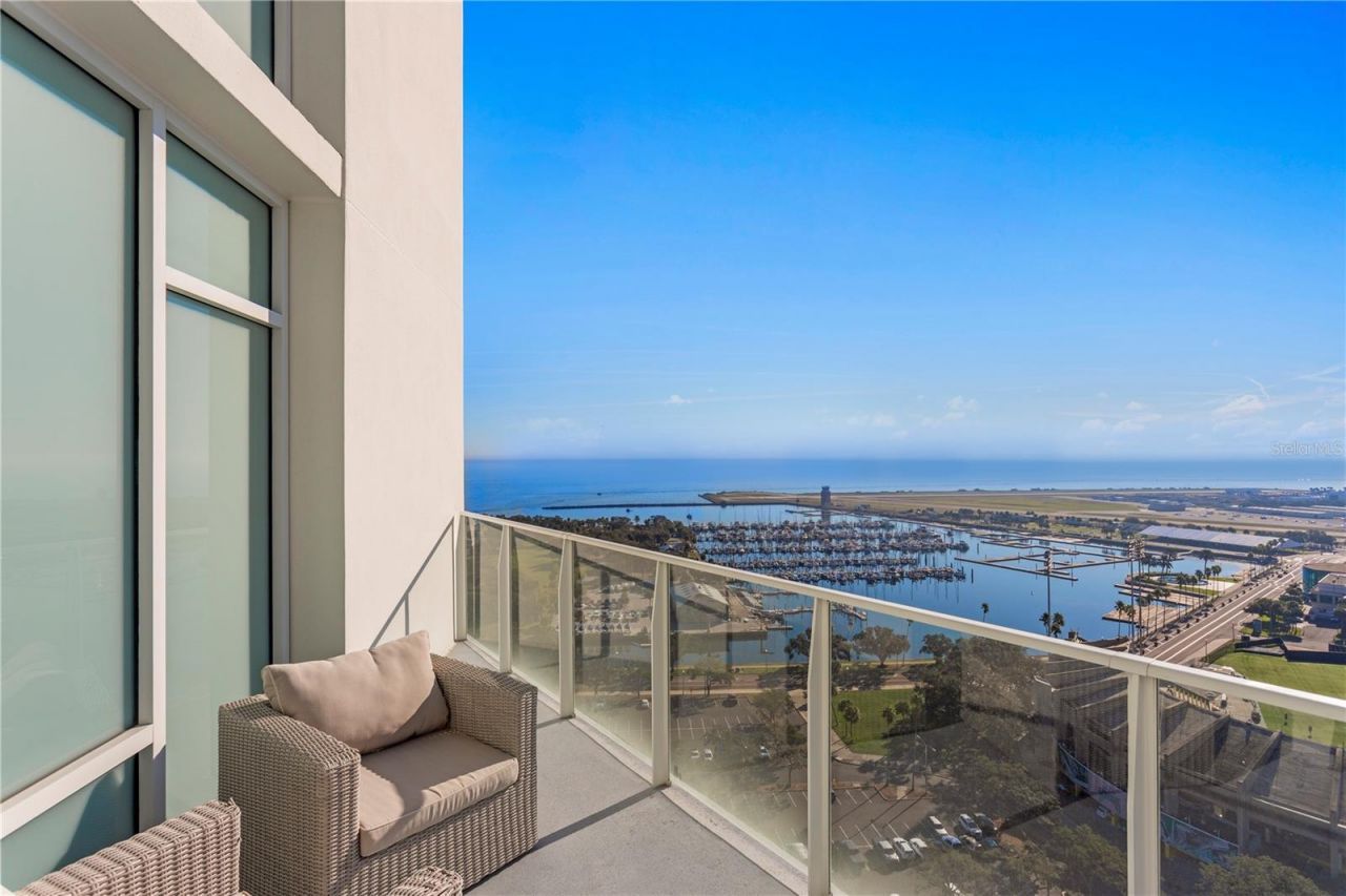 175 1st Street S, Unit 2107, Saint Petersburg, FL 33701 Photo