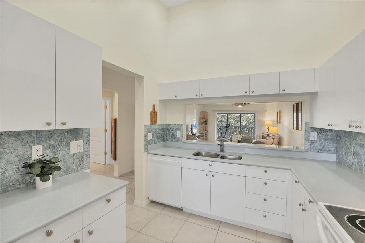 8735 Olde Hickory Avenue, Unit 8303, Sarasota, FL 34238 Photo