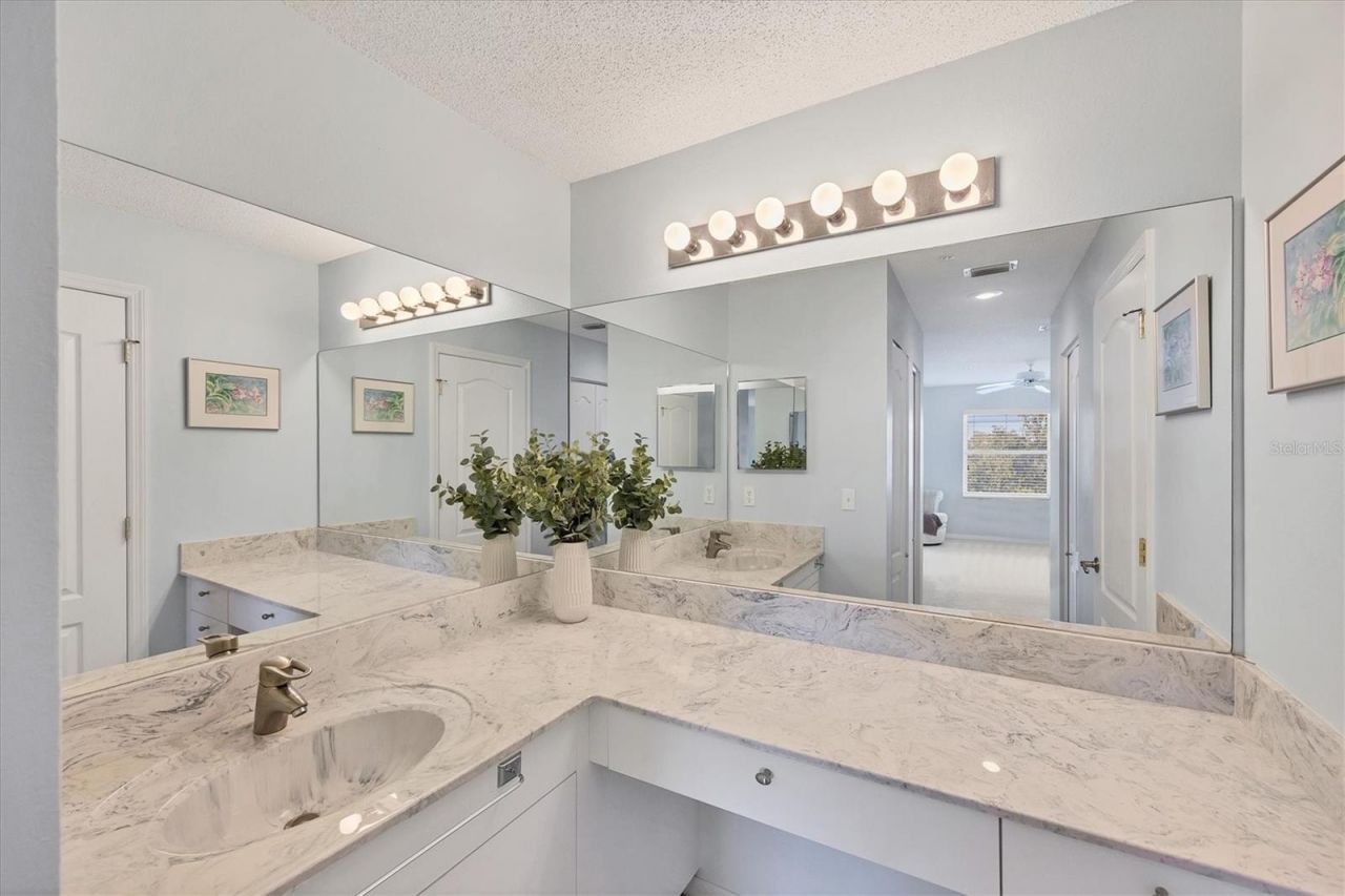 8735 Olde Hickory Avenue, Unit 8303, Sarasota, FL 34238 Photo