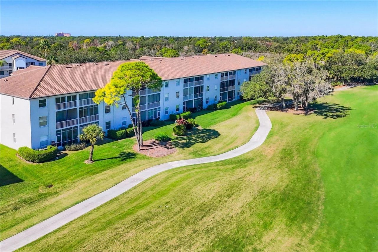 8735 Olde Hickory Avenue, Unit 8303, Sarasota, FL 34238 Photo