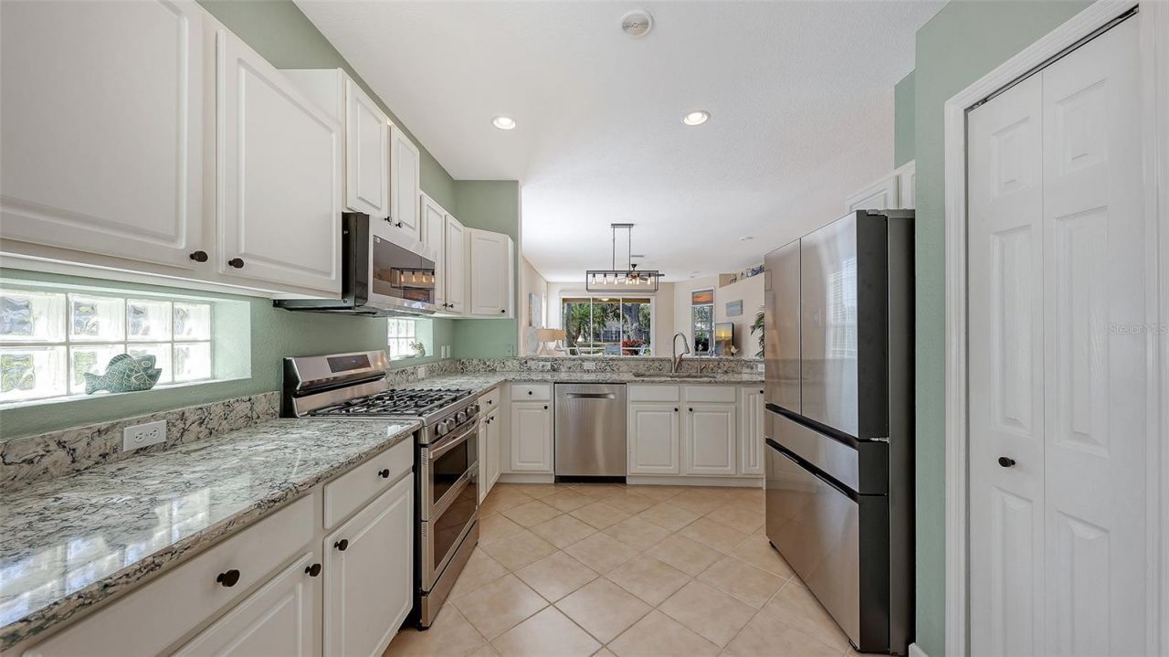 6922 Mystic Lane, Sarasota, FL 34243 Photo