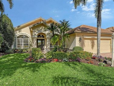 6619 WATERS EDGE WAY, LAKEWOOD RANCH, FL 34202