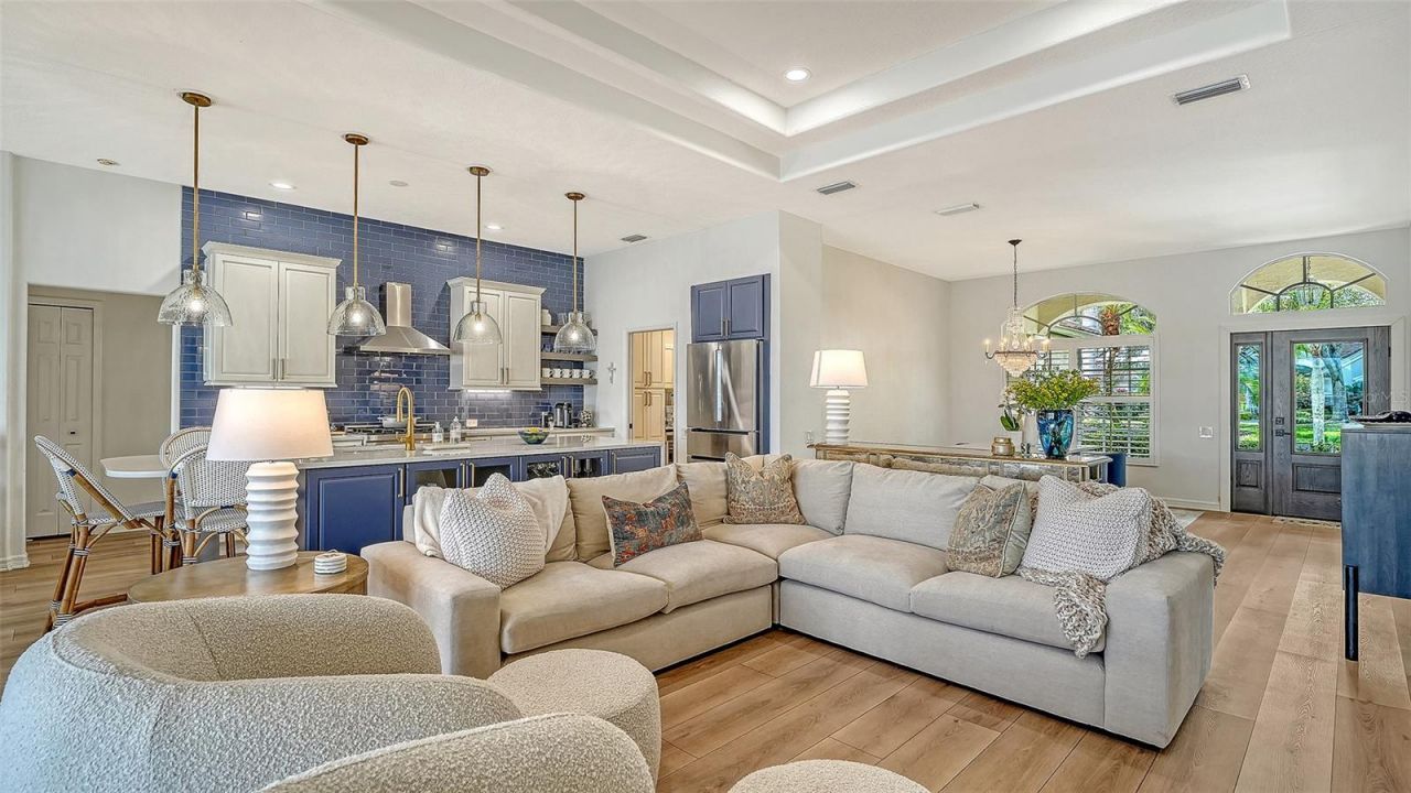 6619 Waters Edge Way, Lakewood Ranch, FL 34202 Photo