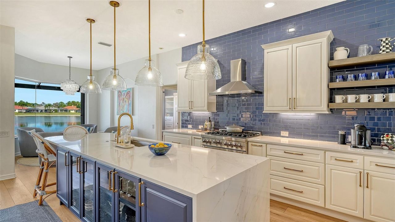 6619 Waters Edge Way, Lakewood Ranch, FL 34202 Photo