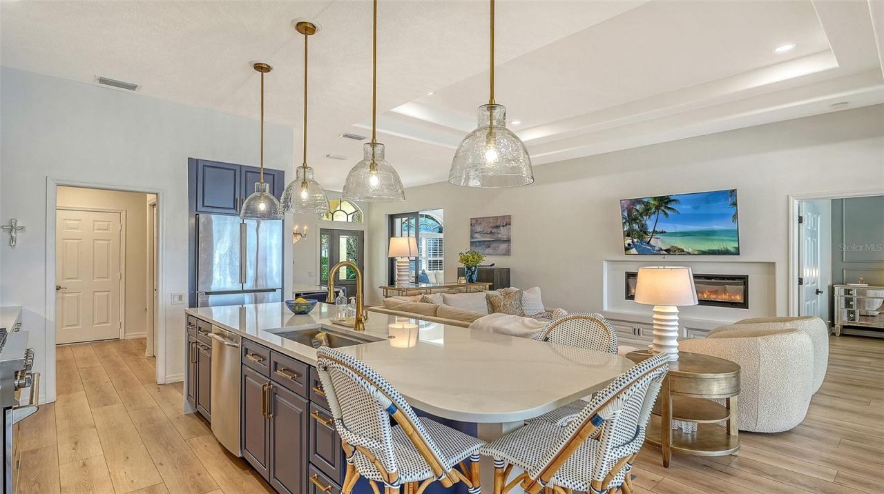 6619 Waters Edge Way, Lakewood Ranch, FL 34202 Photo