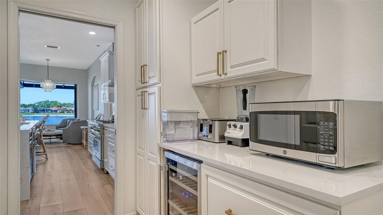 6619 Waters Edge Way, Lakewood Ranch, FL 34202 Photo