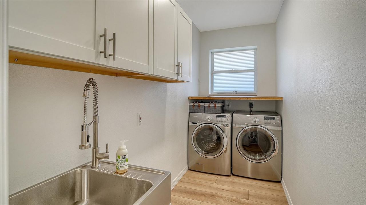 6619 Waters Edge Way, Lakewood Ranch, FL 34202 Photo