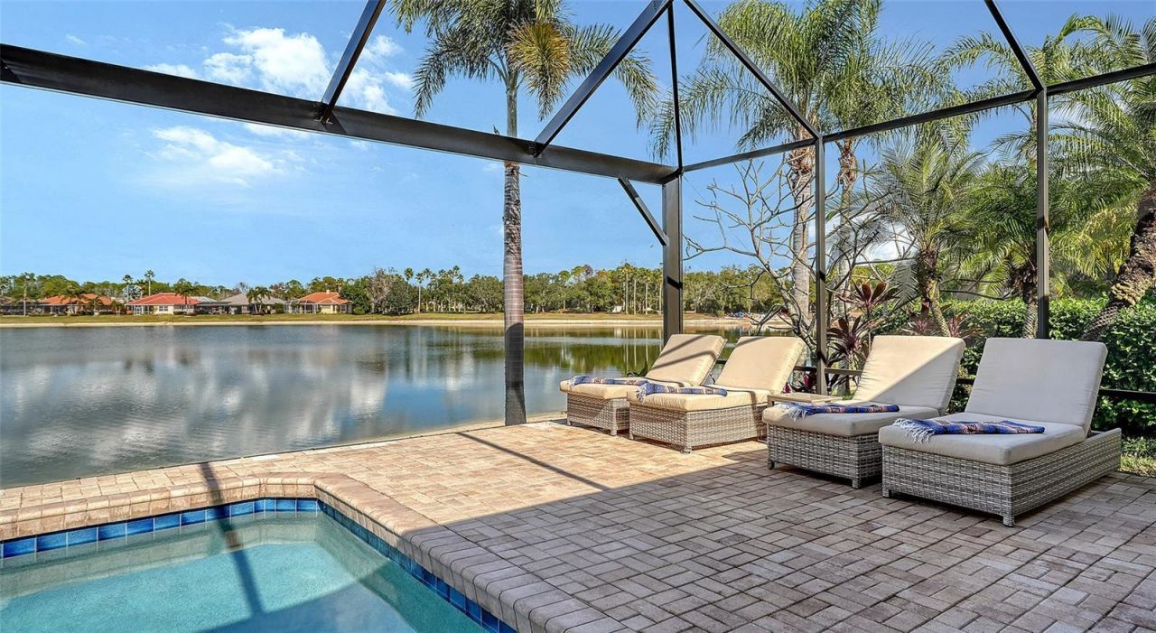 6619 Waters Edge Way, Lakewood Ranch, FL 34202 Photo