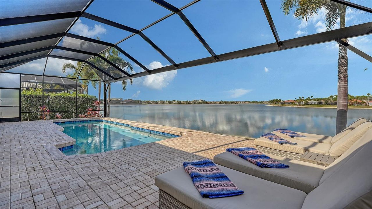 6619 Waters Edge Way, Lakewood Ranch, FL 34202 Photo