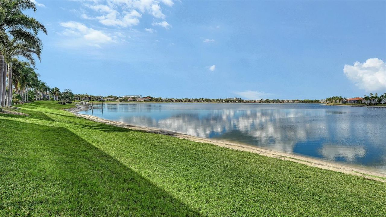 6619 Waters Edge Way, Lakewood Ranch, FL 34202 Photo