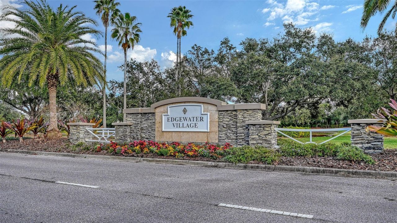 6619 Waters Edge Way, Lakewood Ranch, FL 34202 Photo