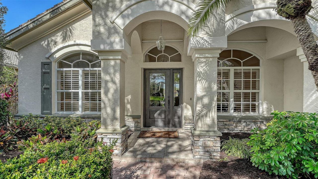 6619 Waters Edge Way, Lakewood Ranch, FL 34202 Photo