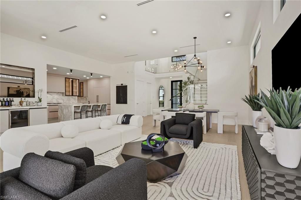 1150 8th Ter N, Naples, FL 34102 Photo